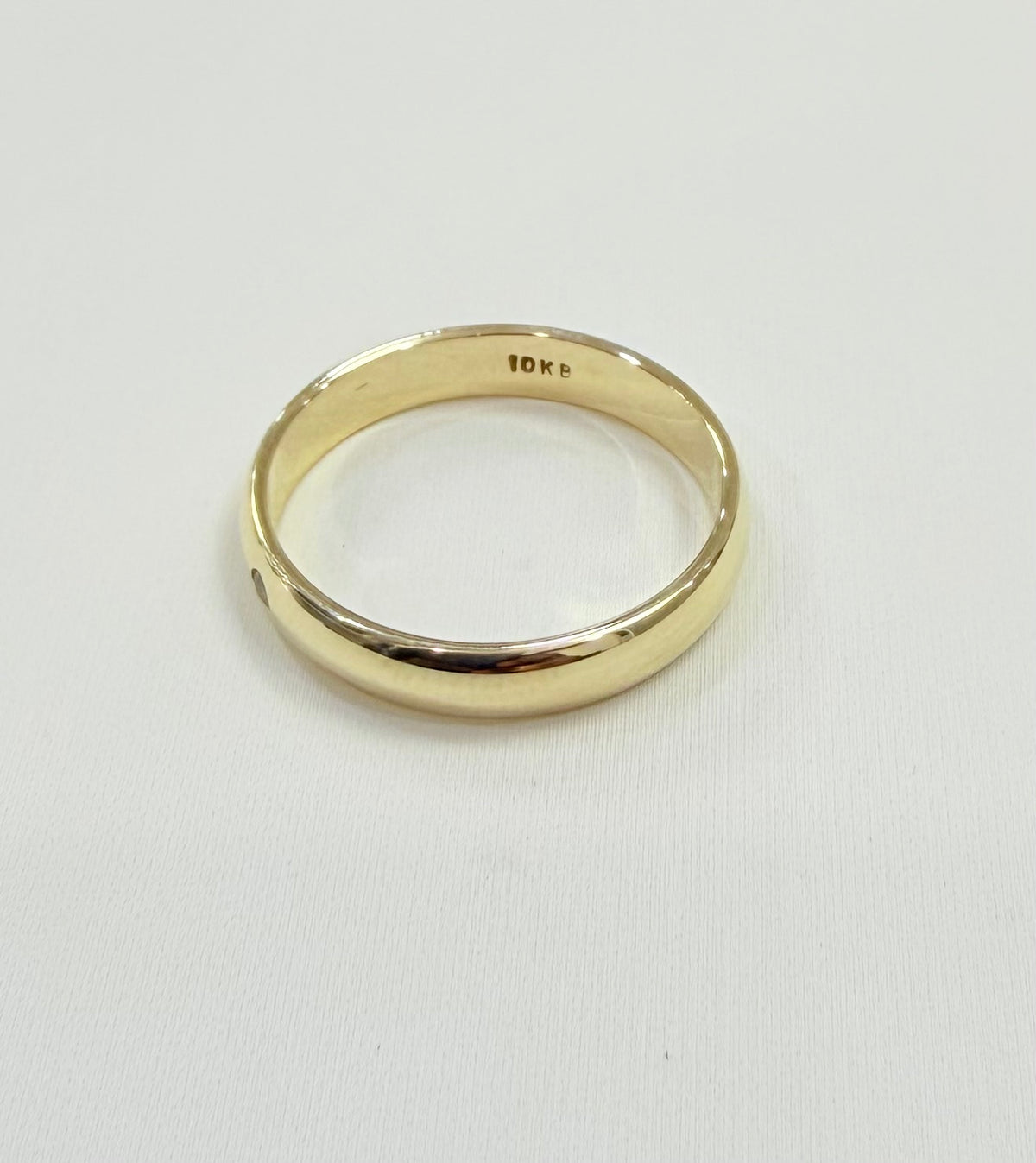 1752- NEW 10K Wedding Ring Band W.G