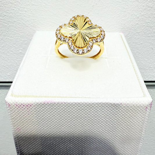 1038- NEW 14K Clover Ring with Clear Cz Stones W.G