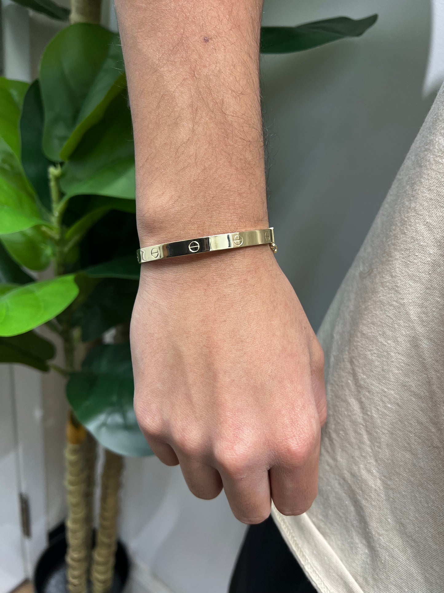 1338-NEW 14K Cartier Style Bangle Band Bracelet Replica (18.03CM) W.G