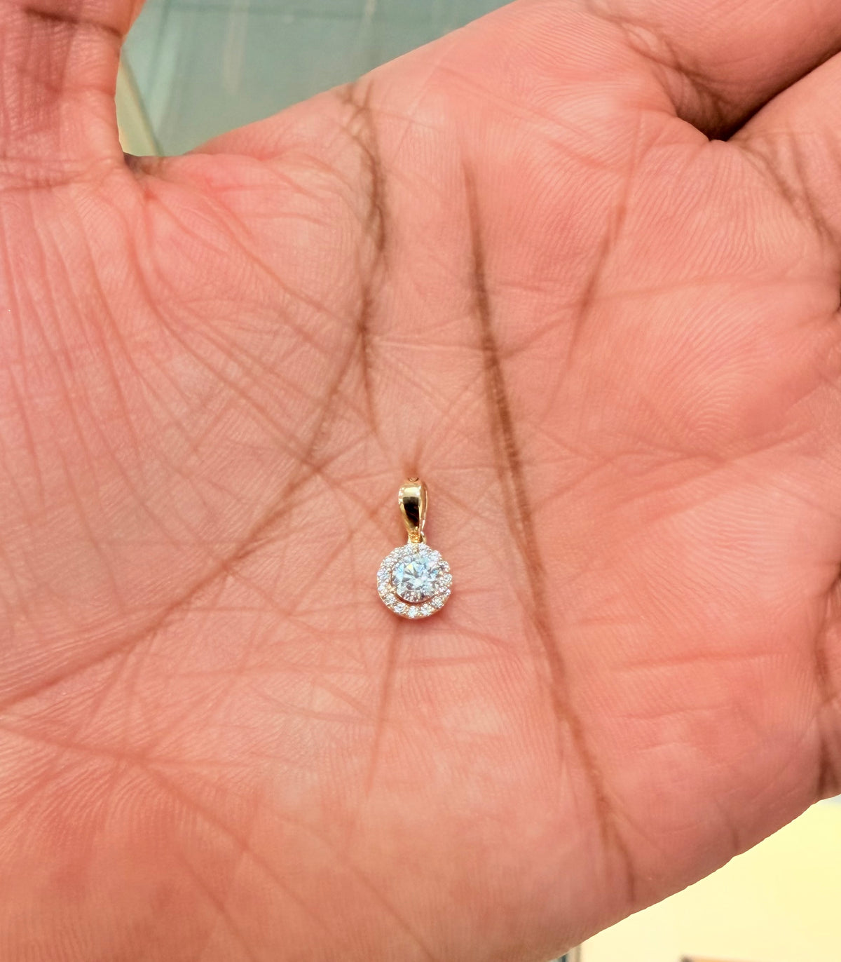 1794- NEW 14K Gold Cz Round Pendant W.G