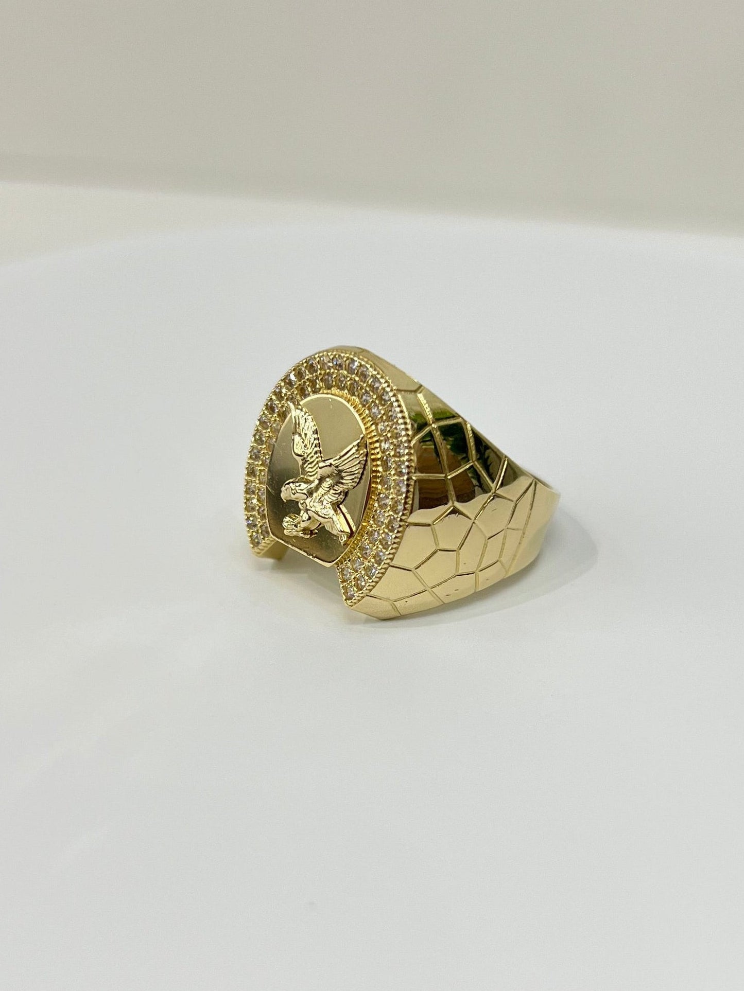 00147- NEW 14K Horseshoe Eagle Men’s Gold Ring (W.G)