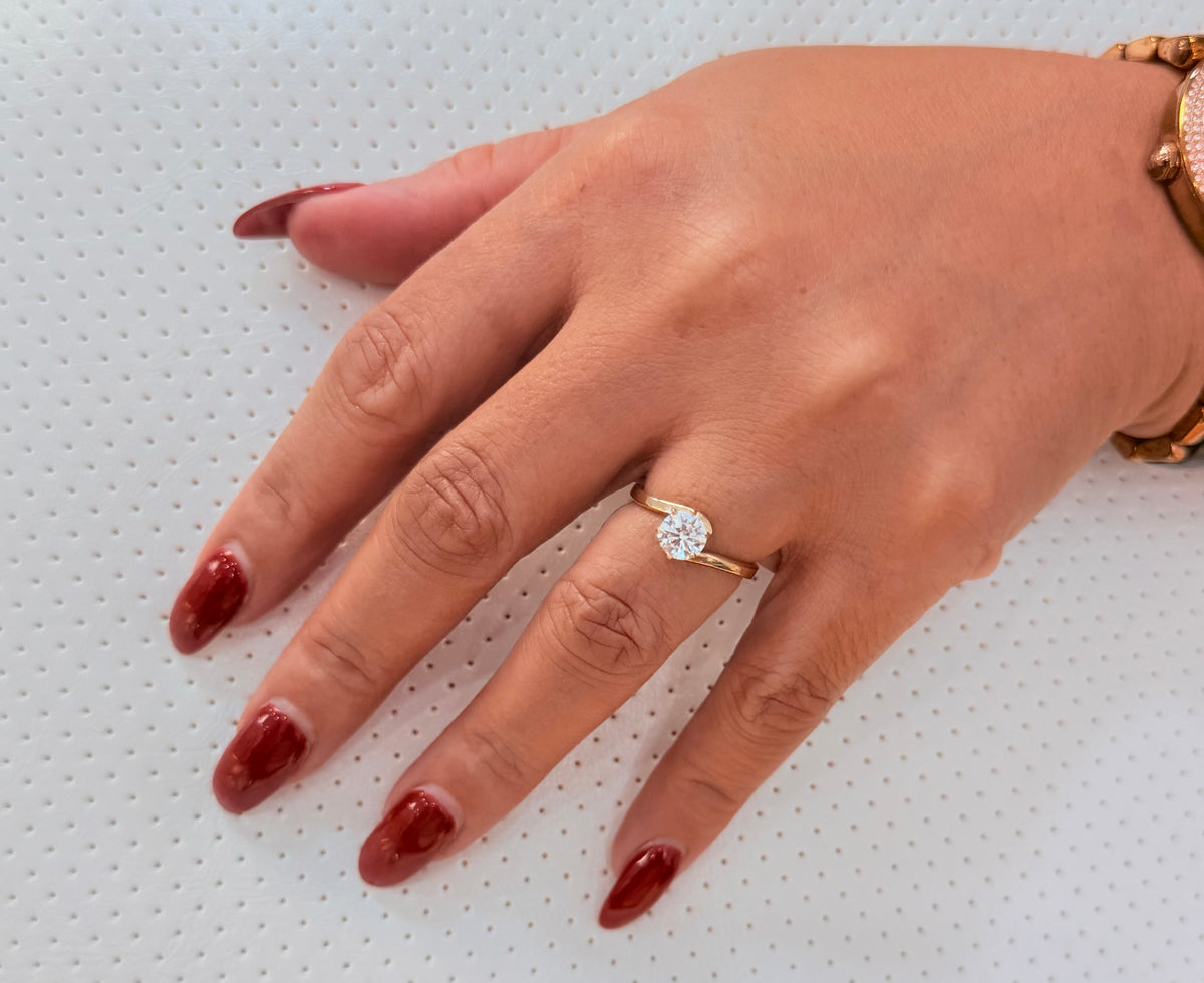1496- NEW 14K Solitaire Gold Ring W.G