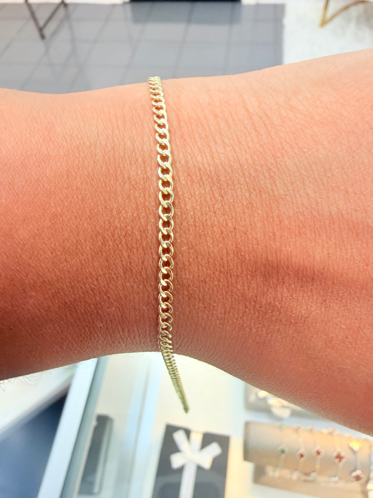 1722- NEW 10K Hollow Cuban Curb Bracelet 7” (2.5mm) W.G