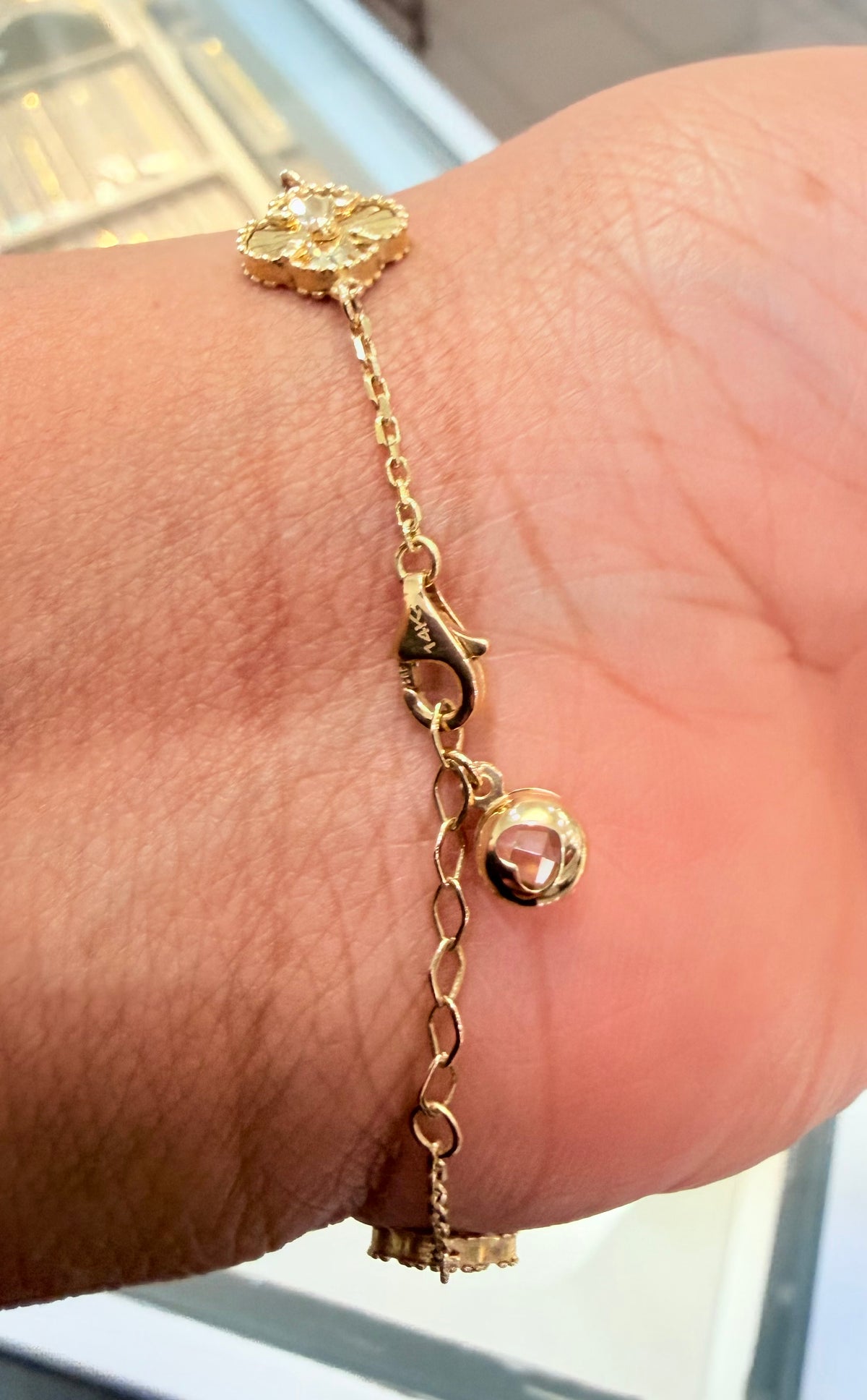 1152- NEW 14K Gold Trebol Bracelet 8” (8.5mm) W.G