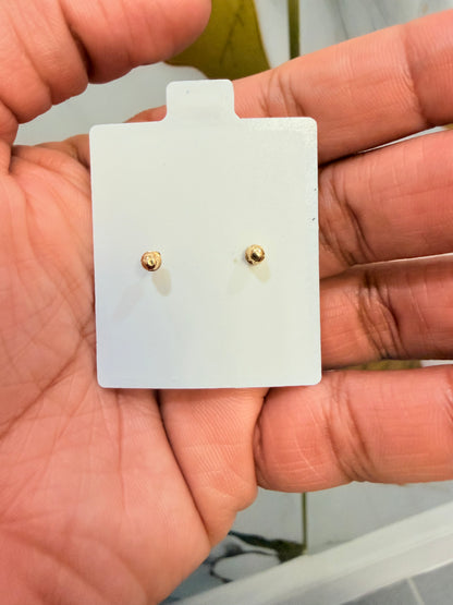 1690- NEW 10K Gold Zirconia Stud Earrings (5mm) W.G