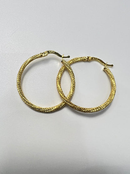 1655- NEW 10K Hoop Earrings (29.5x2.3mm)W.G