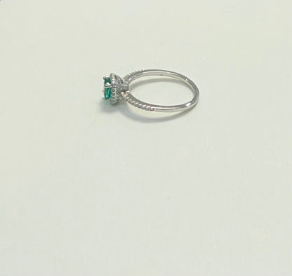 S566- NEW .925 Sterling Silver Thin Green Cz Ring W.G