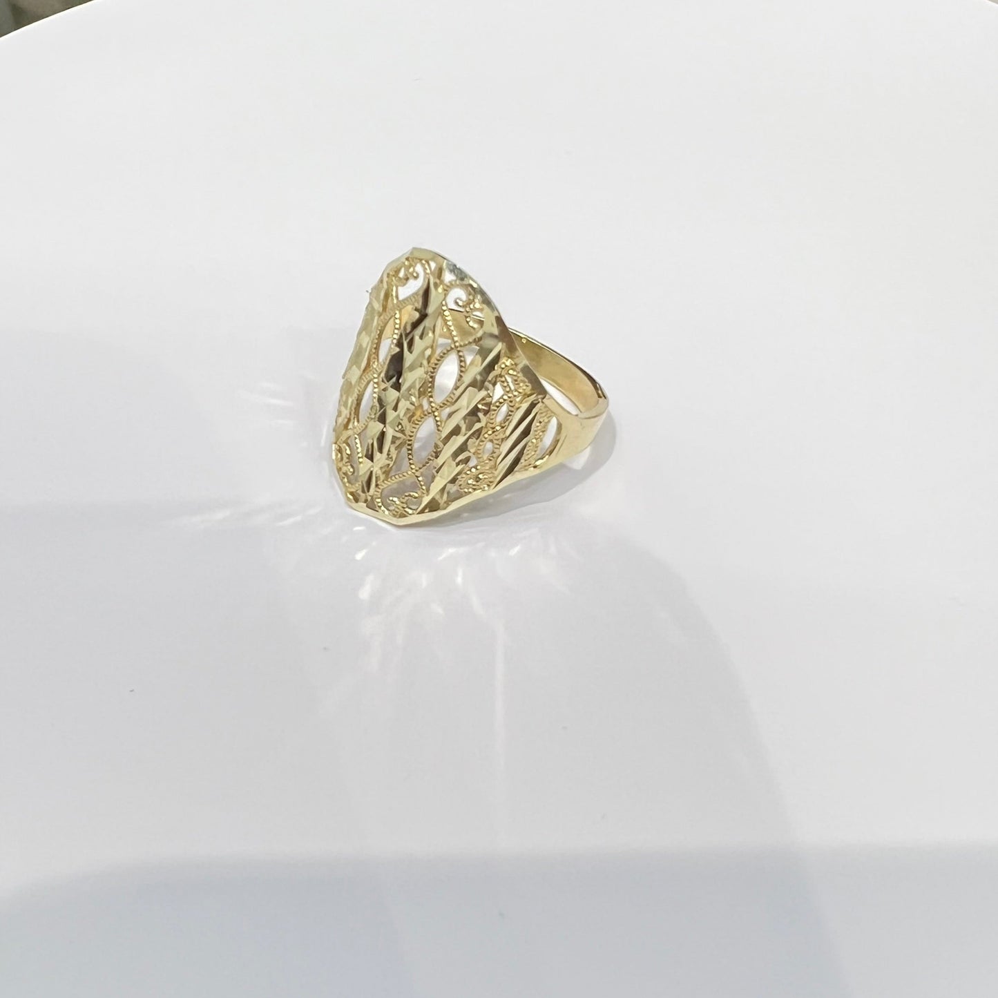 1636- NEW 10K Fashion Fancy Ring W.G