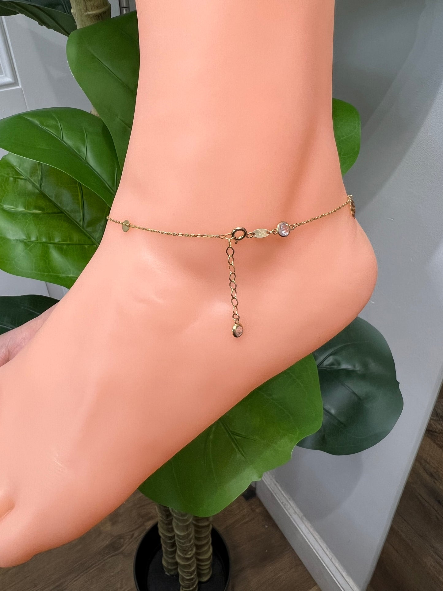 994- 14k Multi Shape Dangling Anklet Bracelet 9”+1” (1mm) (W.G)