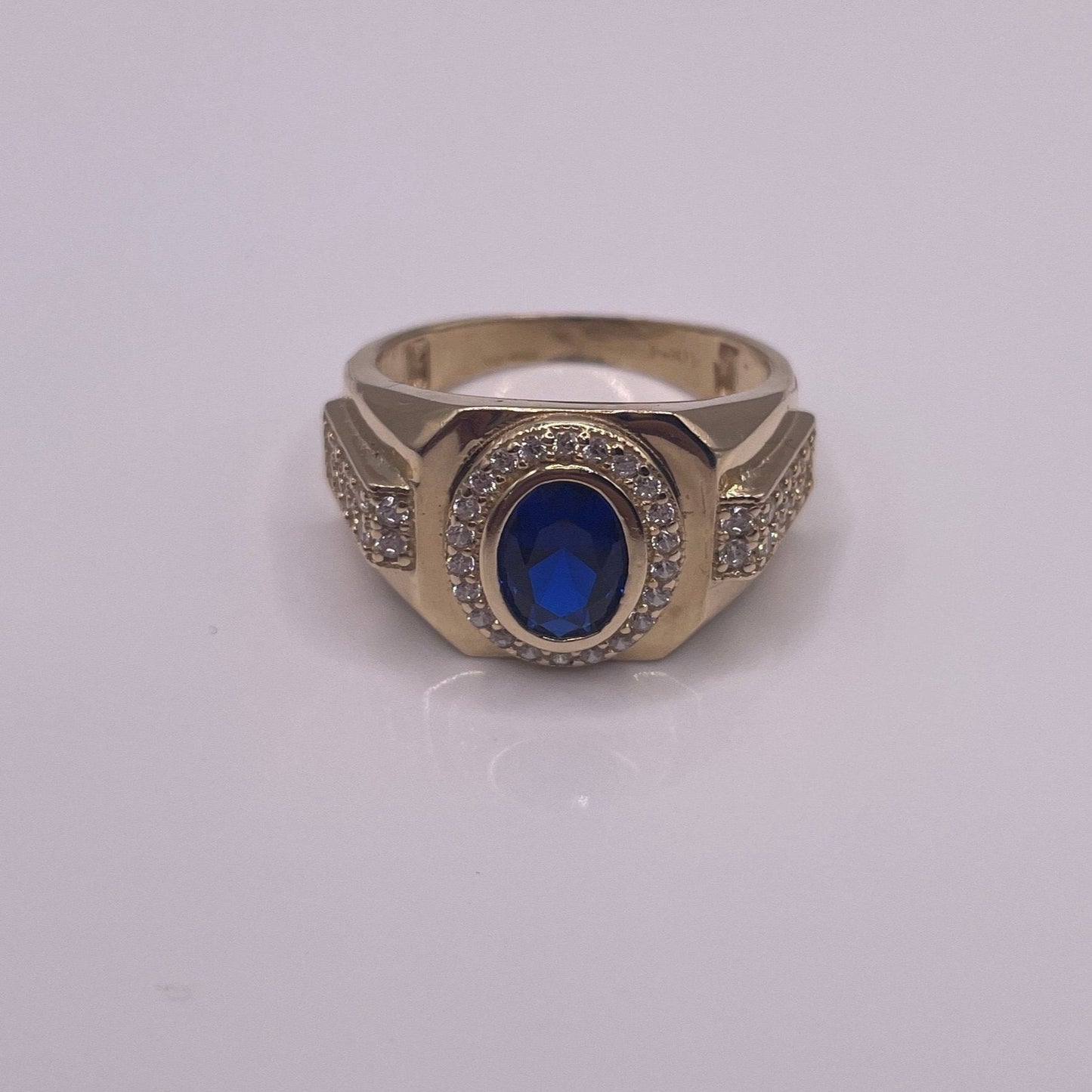 493- 14K Big Blue Stone Ring Sz 10