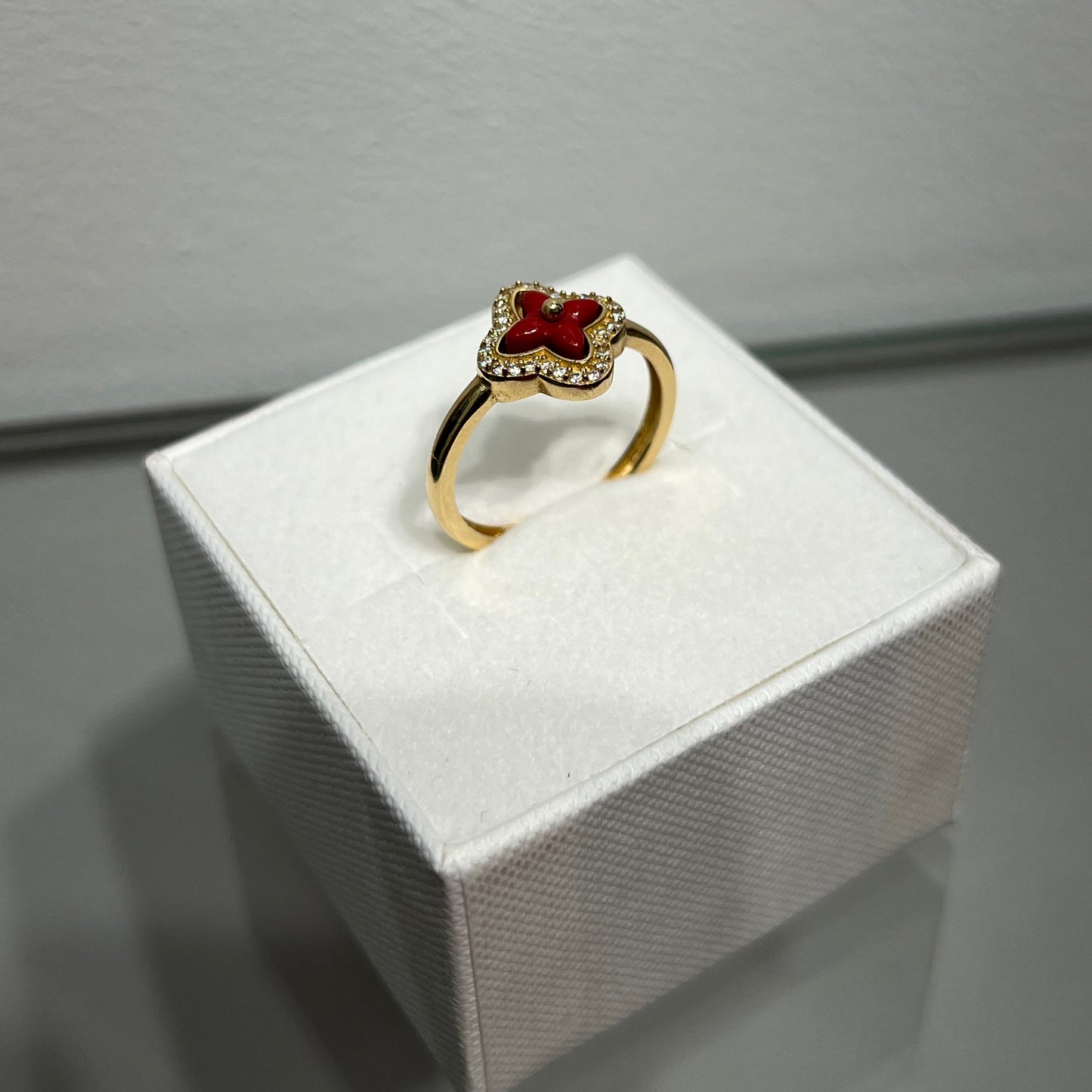 599-NEW 14K Red Trebol Gold Ring (W.G)