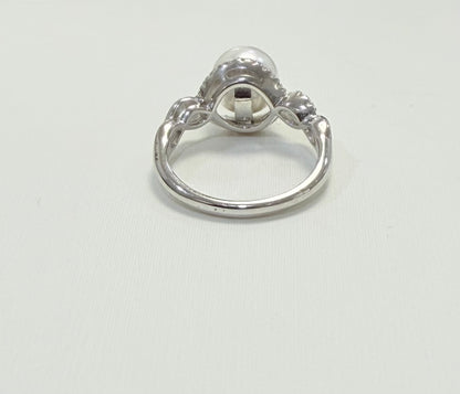 S822- NEW . 925 Sterling Silver Imitation Pearl White Ring W.G