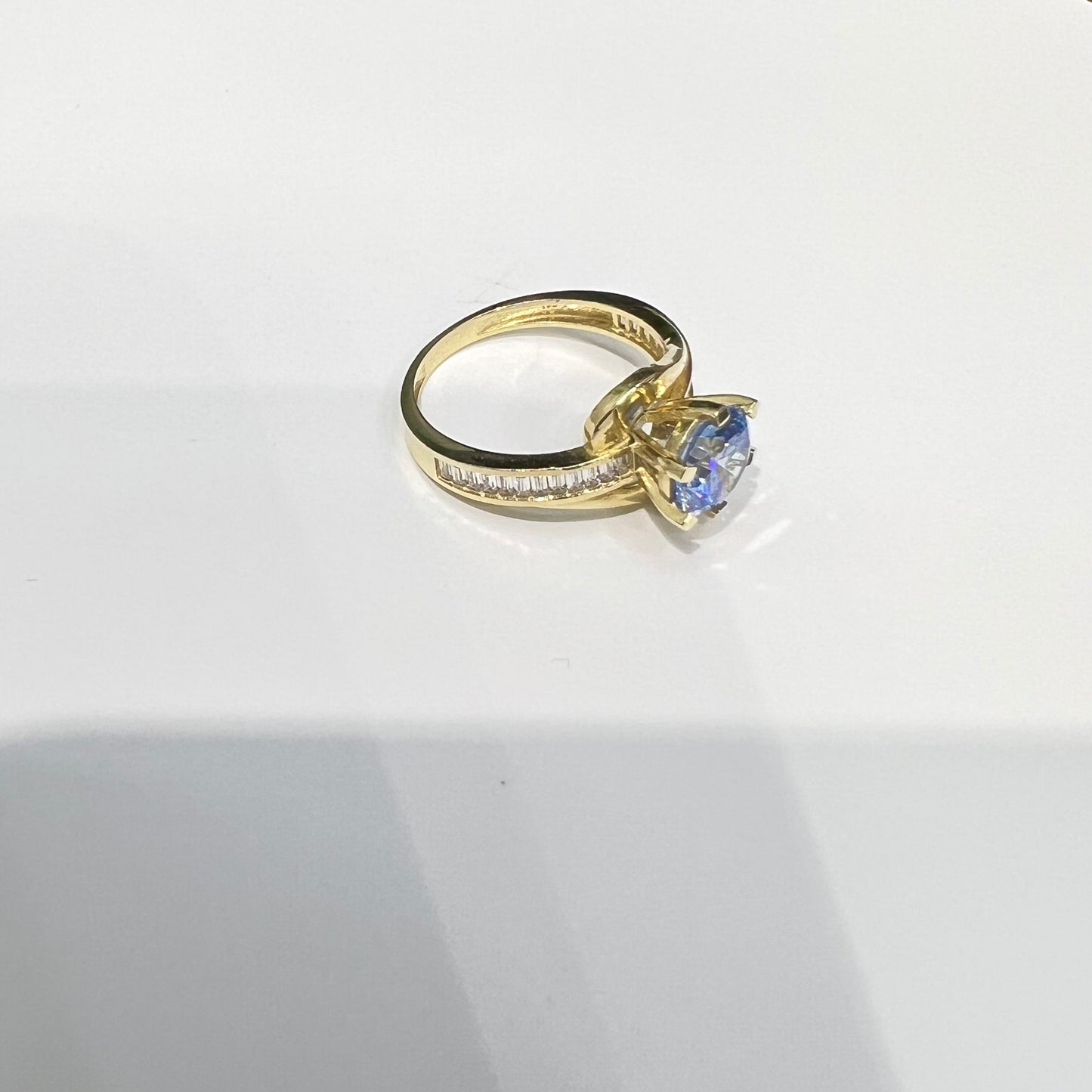 1641- NEW 10K Aquamarine Fashion Ring W.G