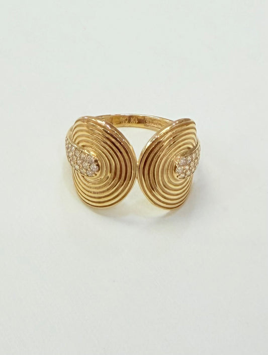 1456- NEW 10K Oval Fancy Women's Ring W.G