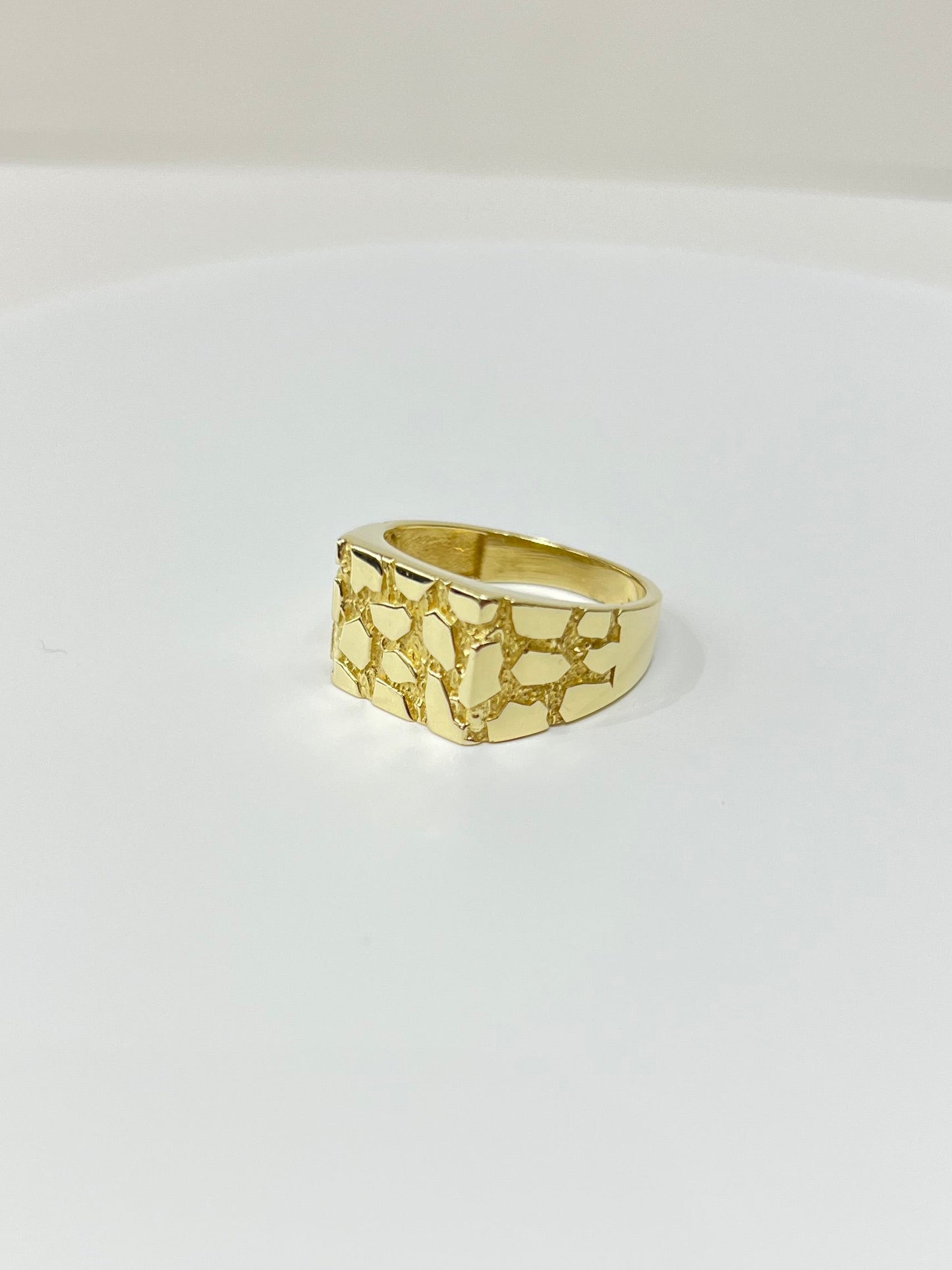 1199- NEW 14K Nugget Fashion Men's Ring W.G