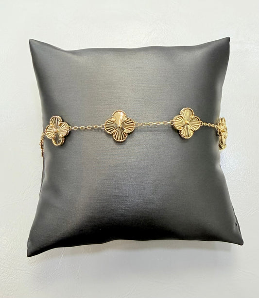 1163- NEW 14K Gold Trebol Bracelet 7” + .5 Ext (11.5mm) W.G