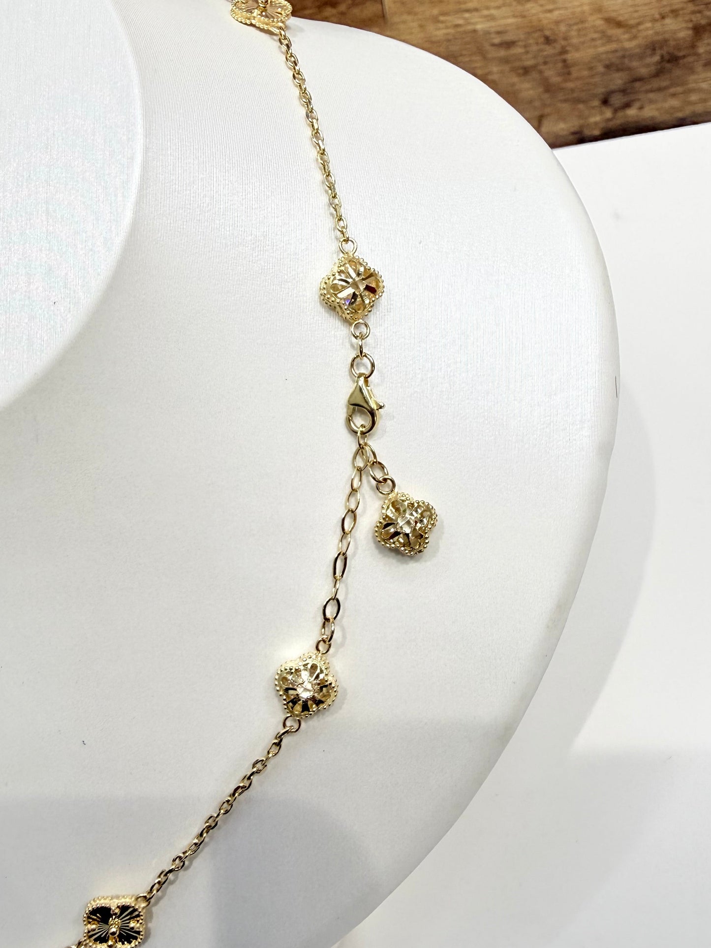 1607- NEW 14K Gold Trebol Necklace 20"+ 1" ext (8mm) W.G