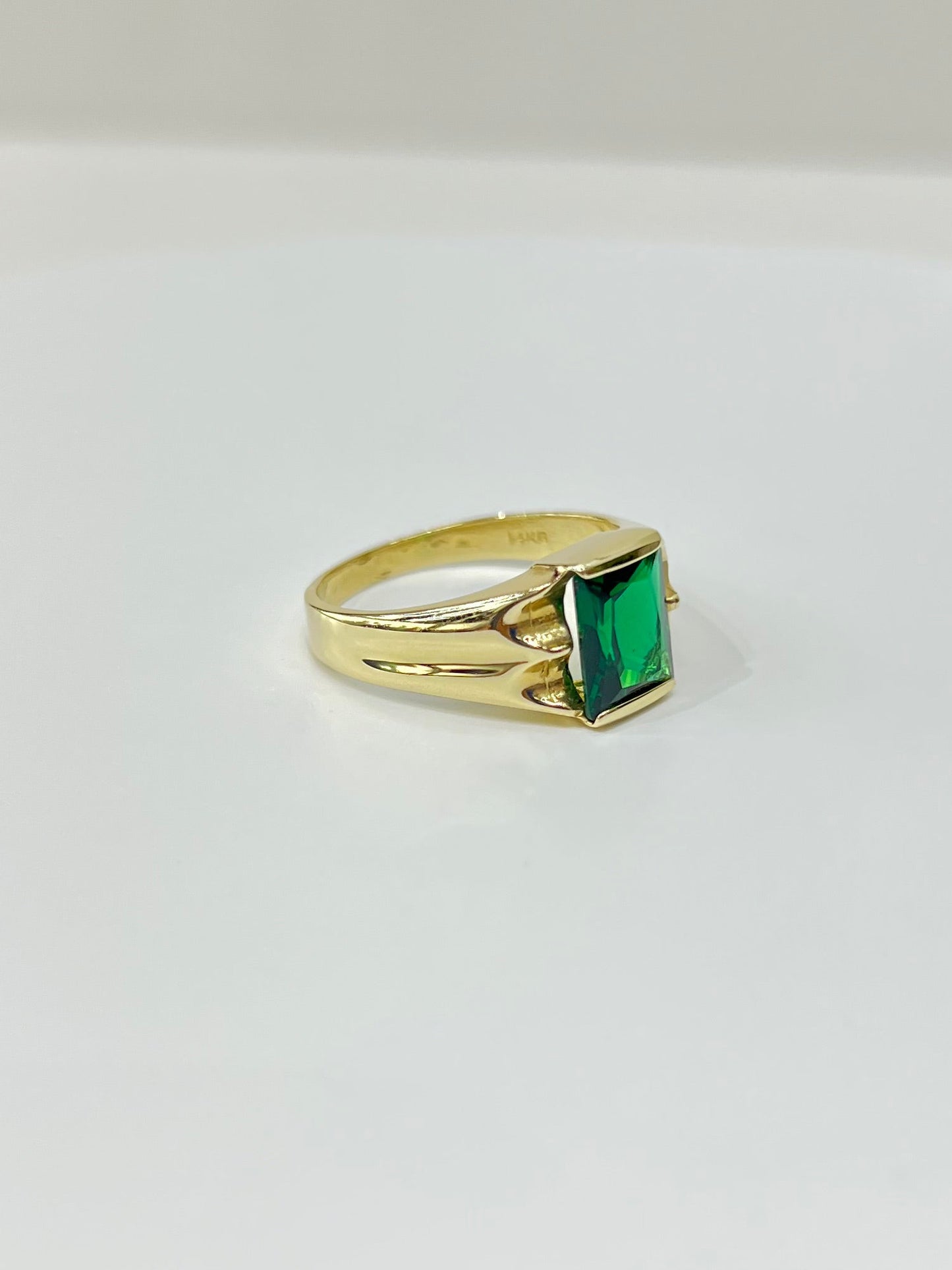 1101-NEW 14K Square Green Cz Stone Men's Ring W.G