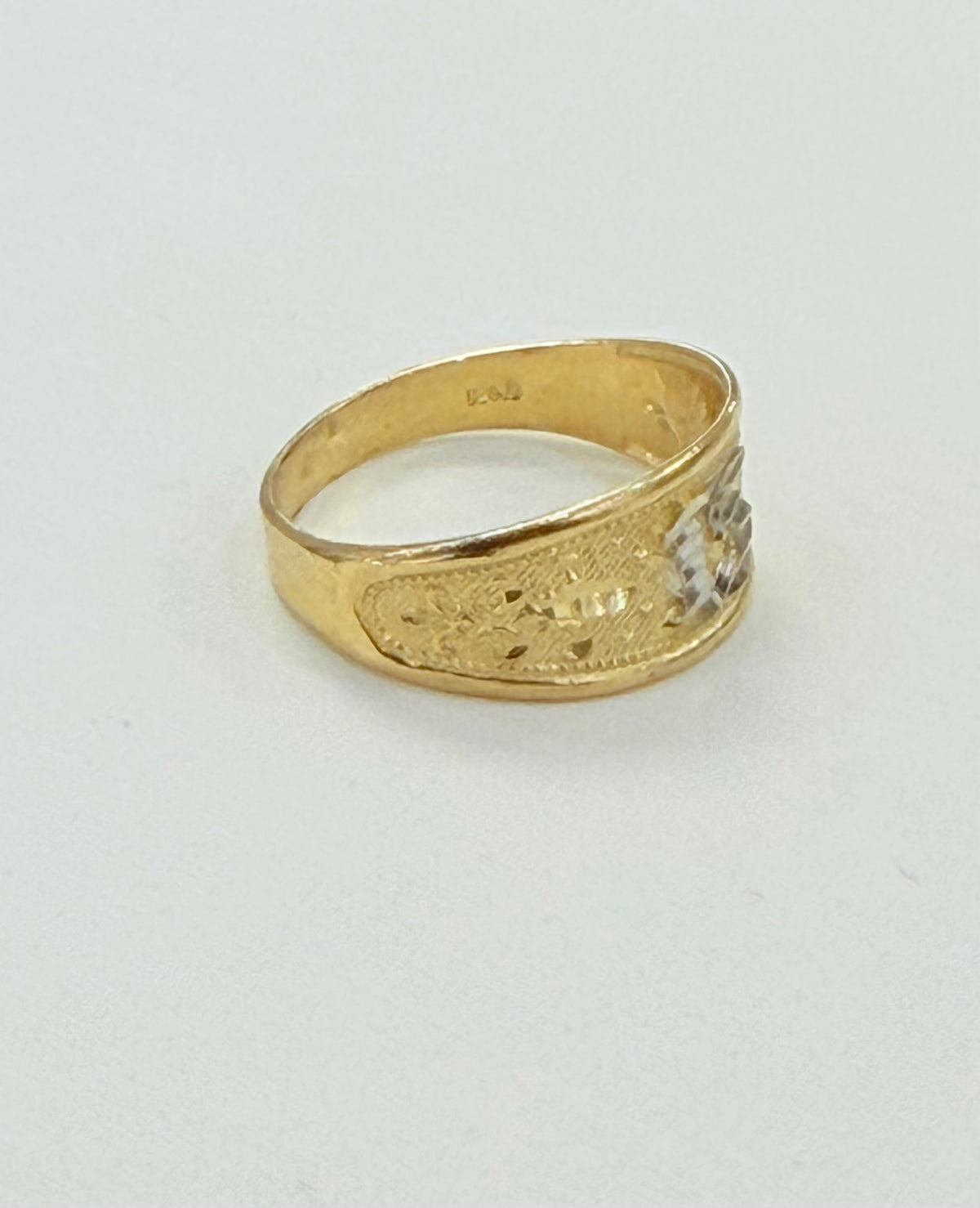 1516- NEW 10K Two Tone Gold Quinceañera Ring Band W.G