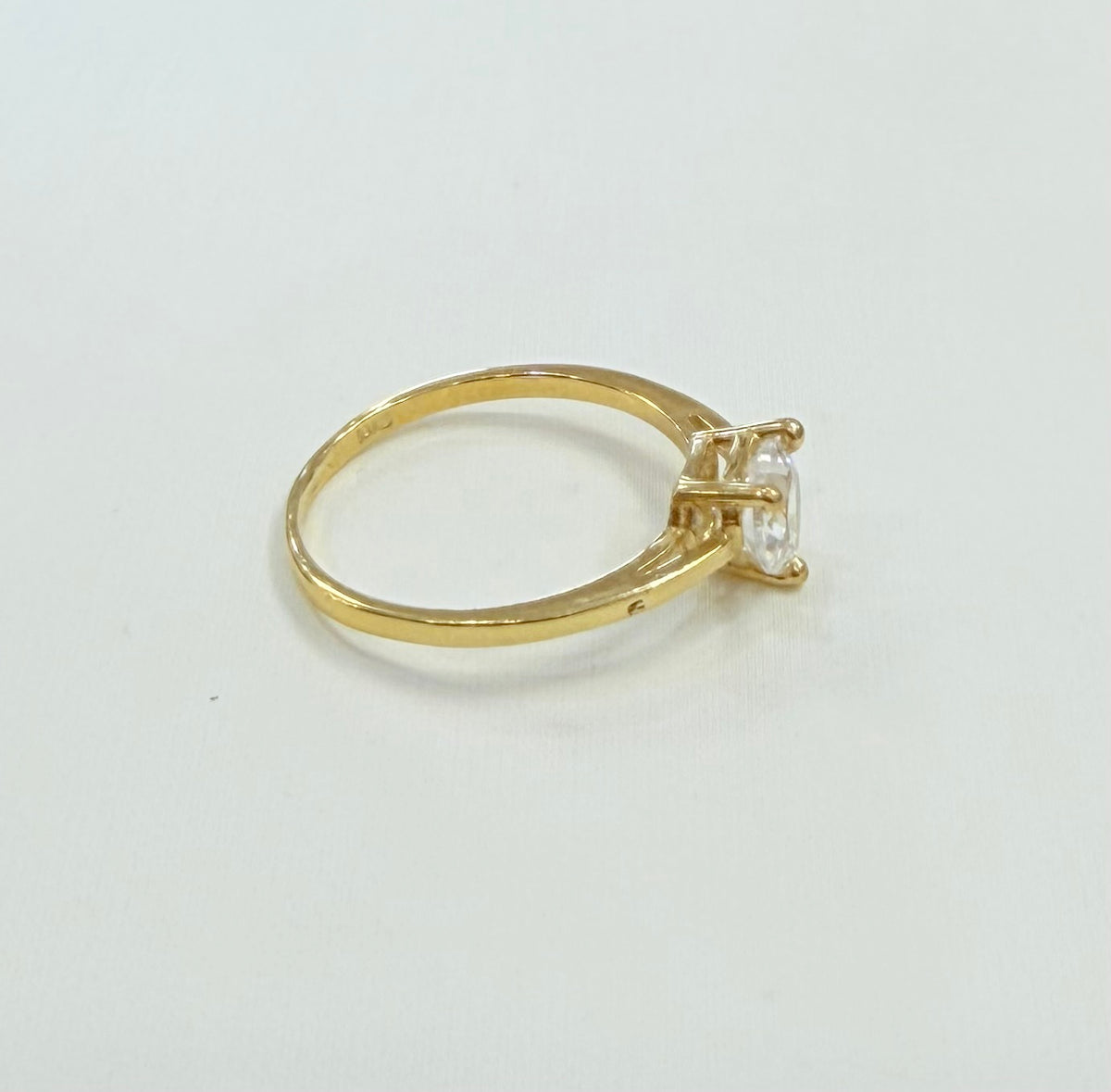 1642- NEW 10K Engagement Thin Ring W.G