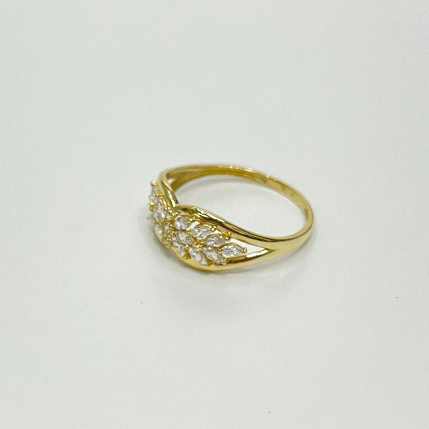 1477- NEW 14K Gold Cluster Ring W.G
