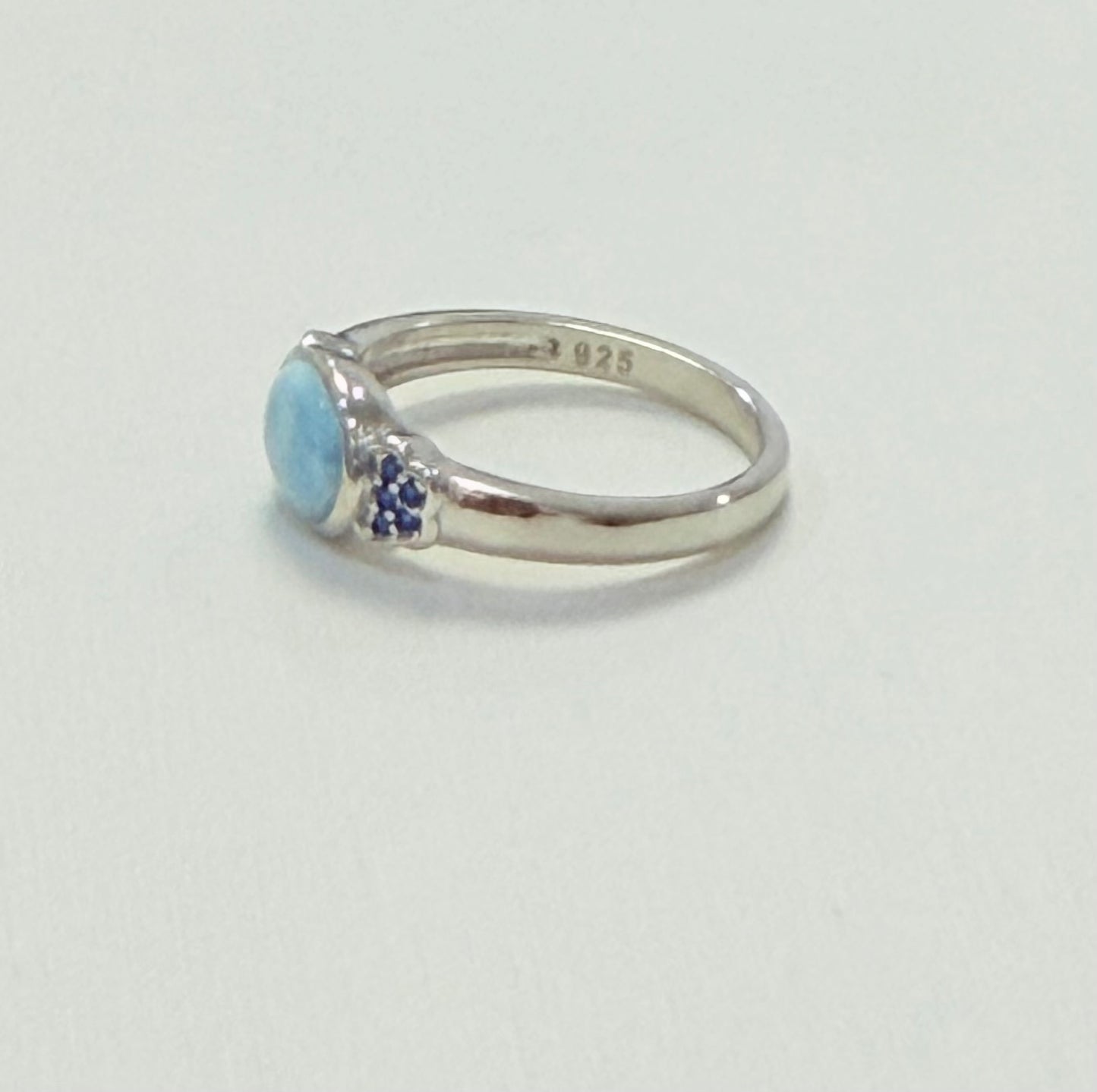 S904- NEW .925 Sterling Silver Larimar Oval Ring W.G