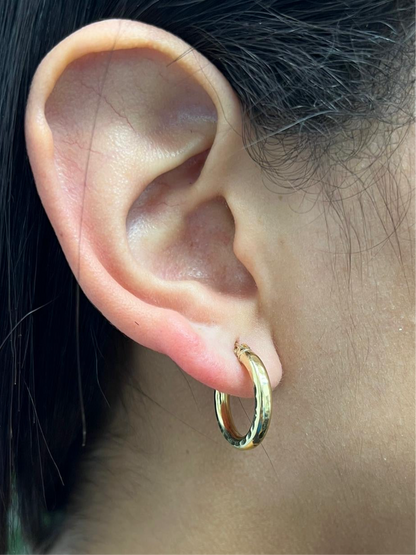 320- Pendientes de aro de oro amarillo de 14 quilates de 3,0 x 19 mm