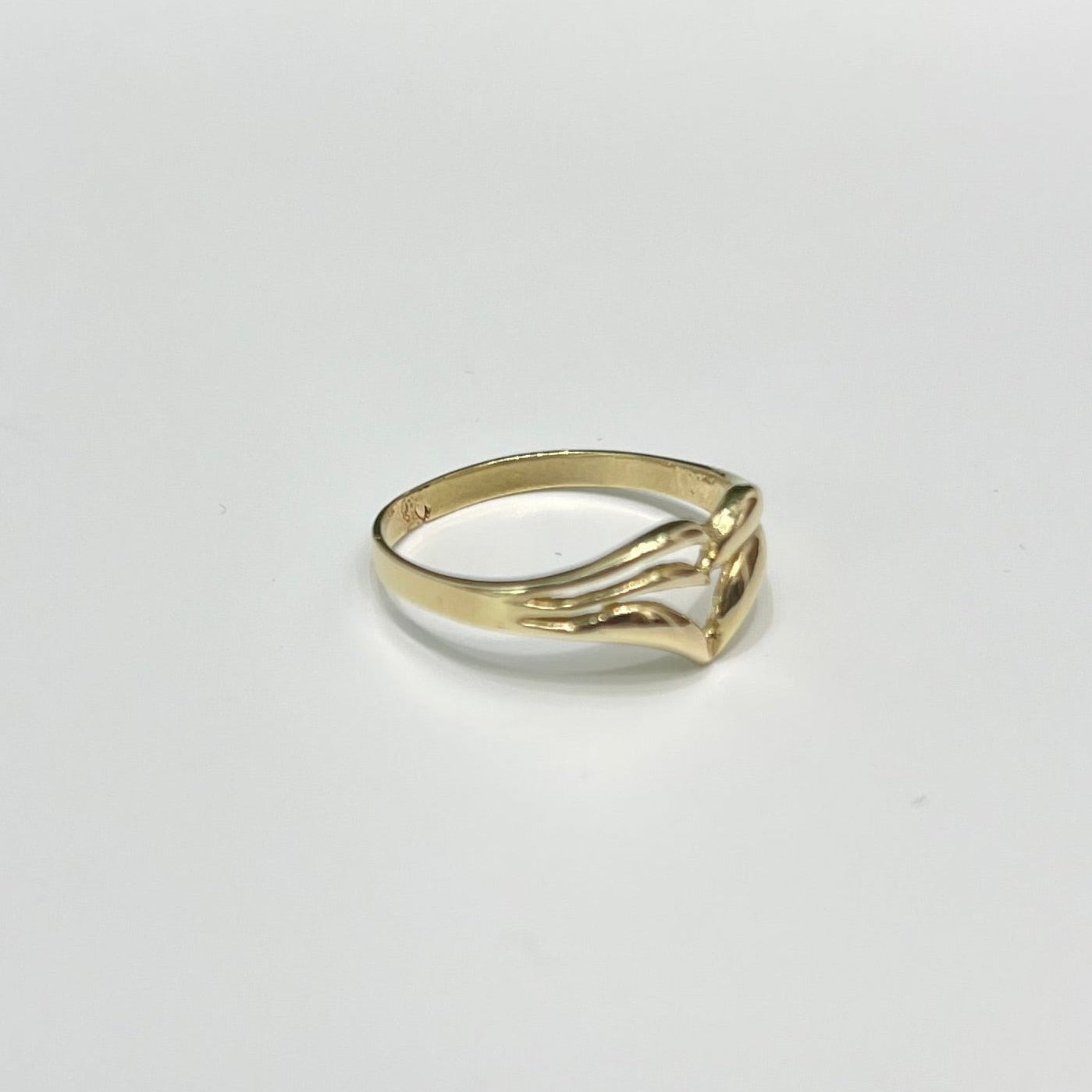 1458- NEW 10K Heart Gold Ring W.G