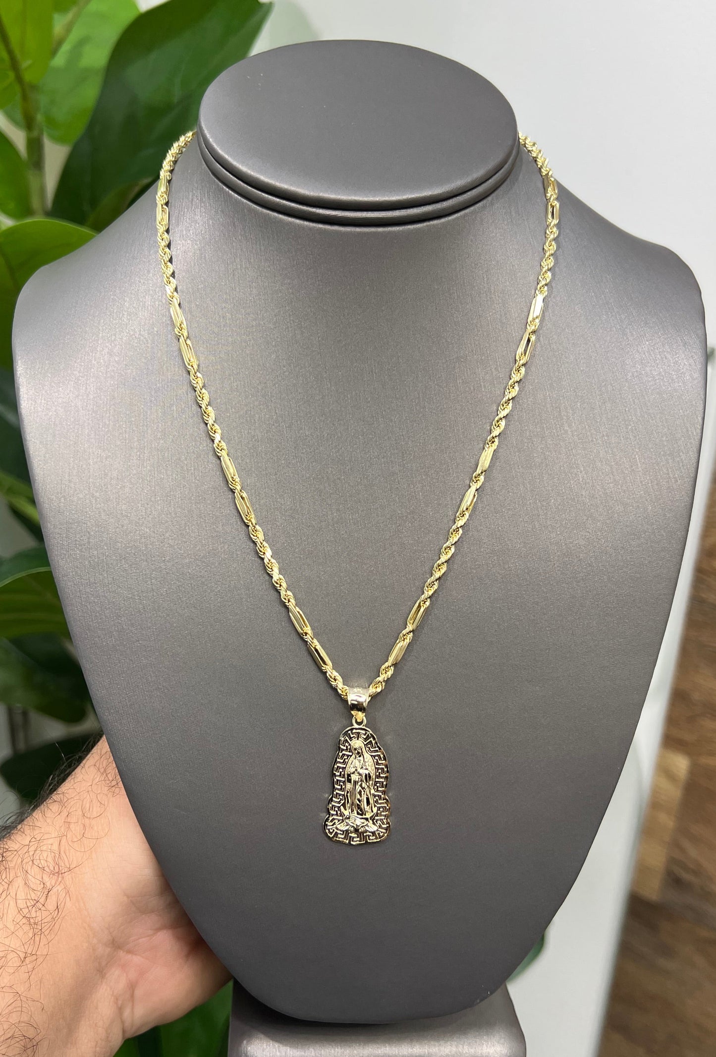 C58- NEW 10K Hollow Milano Chain & Virgin Mary Pendant SET W.G