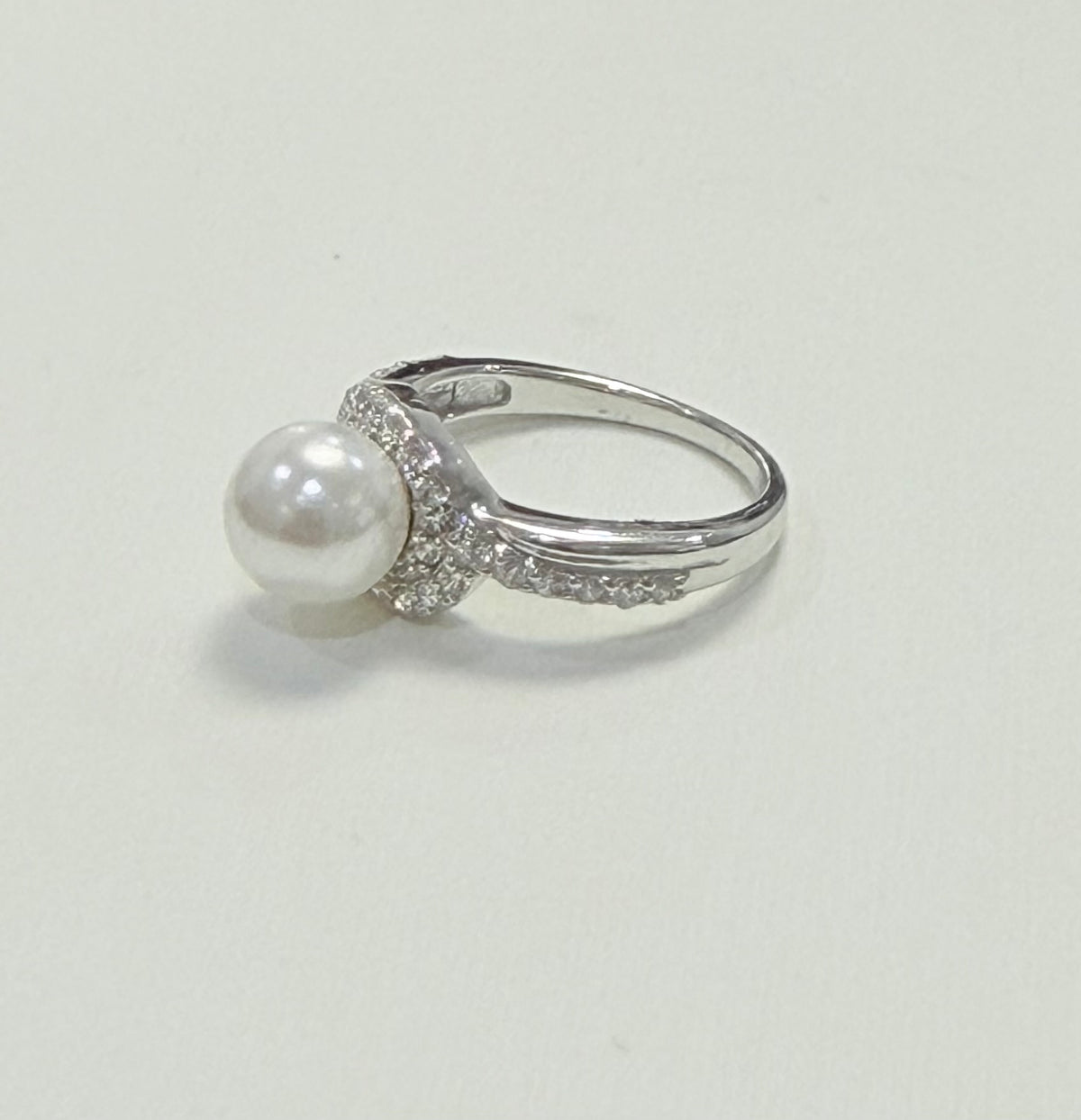 S790- NEW  .925 Sterling Silver Imitation Pearl White Women's Ring W.G