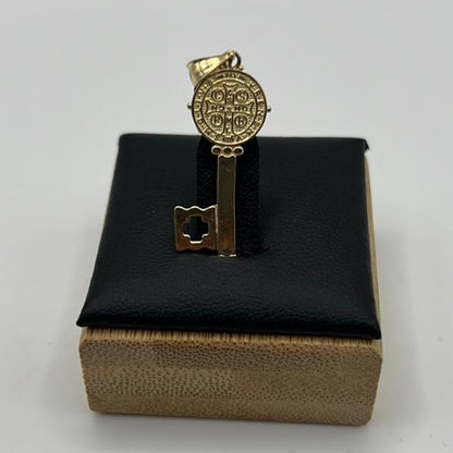 00186- NEW 14K Saint Benedict Double Sided Cross Key Pendant (W.G)