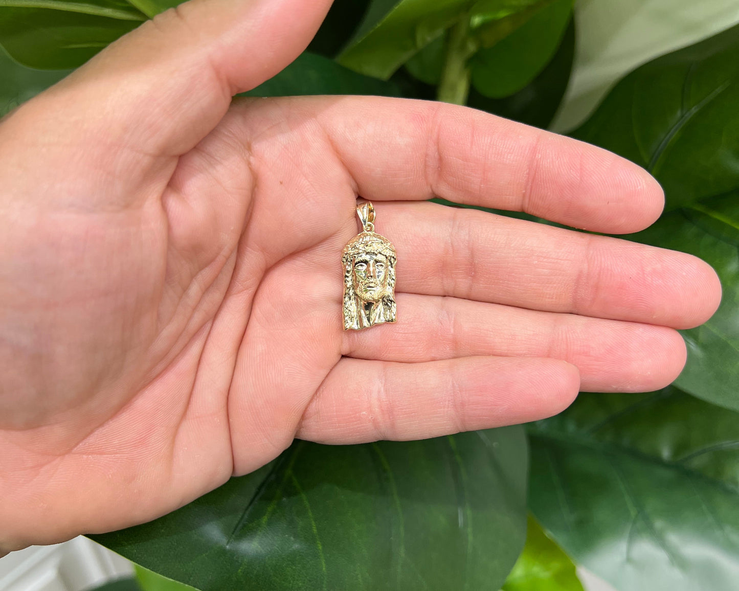 1314- NEW 14K Jesus Face Pendant W.G