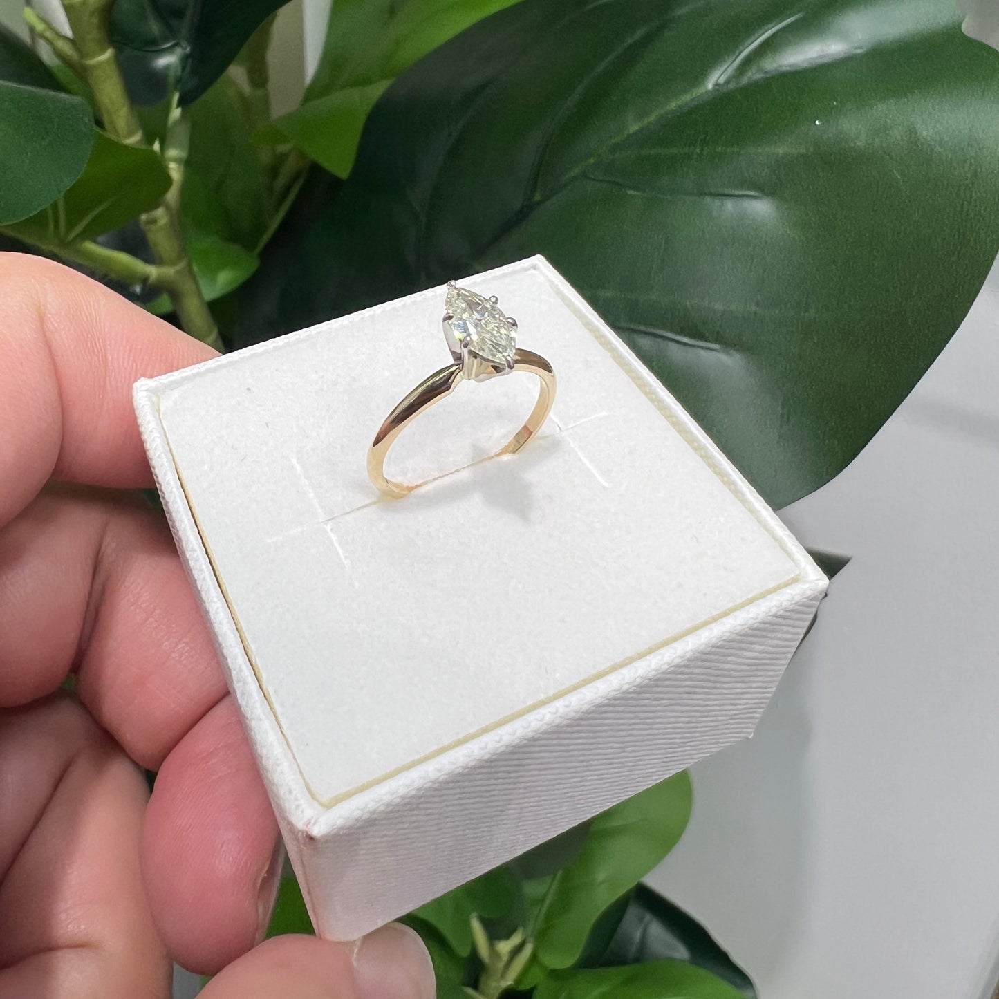 1341- NEW 14K Oval Diamond 💎 Gold Ring W.G