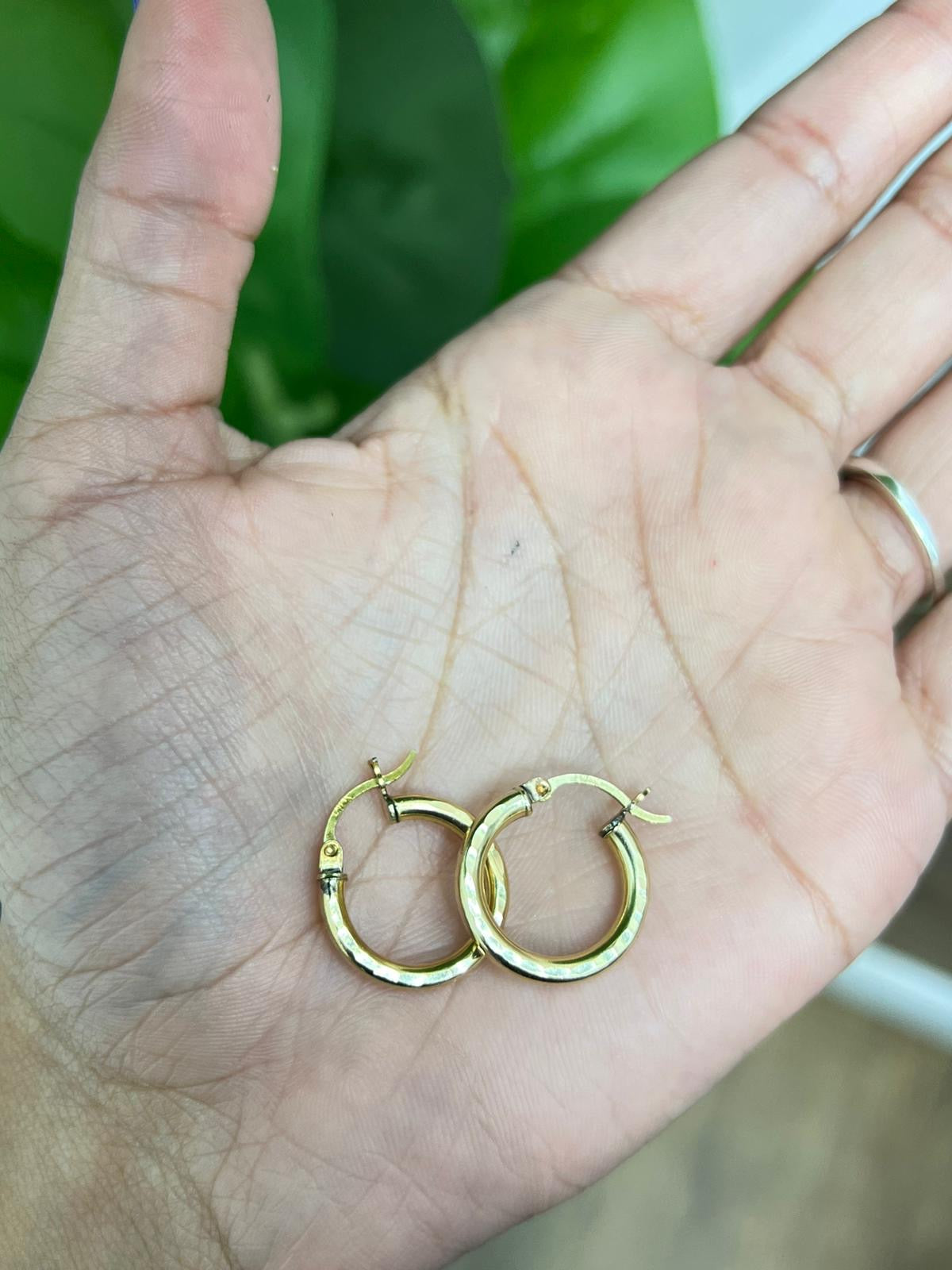 320- Pendientes de aro de oro amarillo de 14 quilates de 3,0 x 19 mm