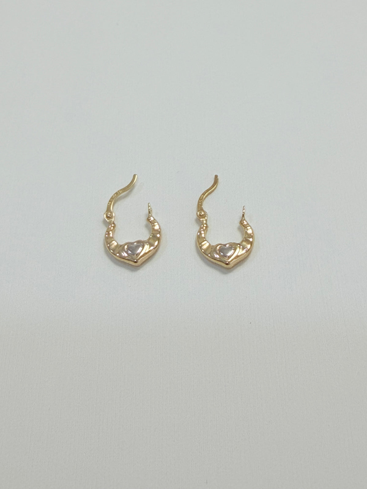 1686- NEW 14K Tiny Heart Hoop Earrings W.G