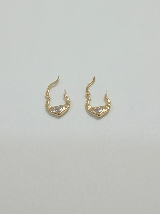 1686- NEW 14K Tiny Heart Hoop Earrings W.G