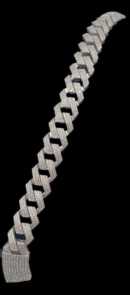 S578- .925 Encrusted Cuban Link Bracelet 8”