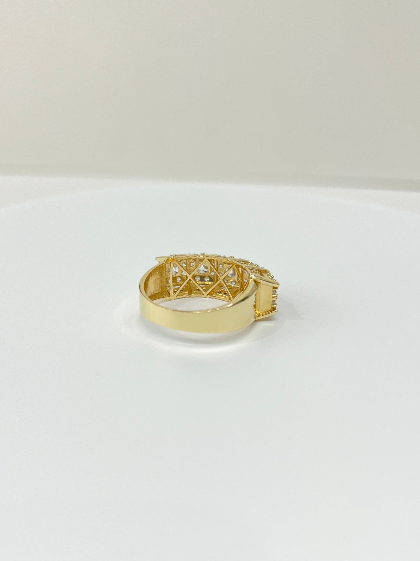 945- NEW 14K Crown Ring Cz Stones W. G