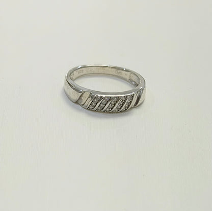 S565- NEW .925 Thin Band Silver Ring W.G