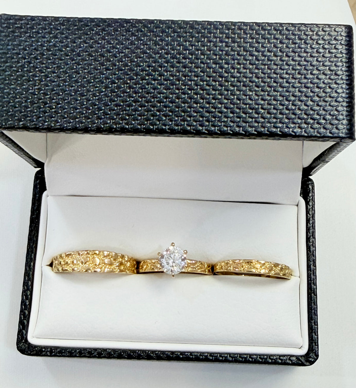 1373- NEW 10K Nugget Style Wedding Rings Trio W.G