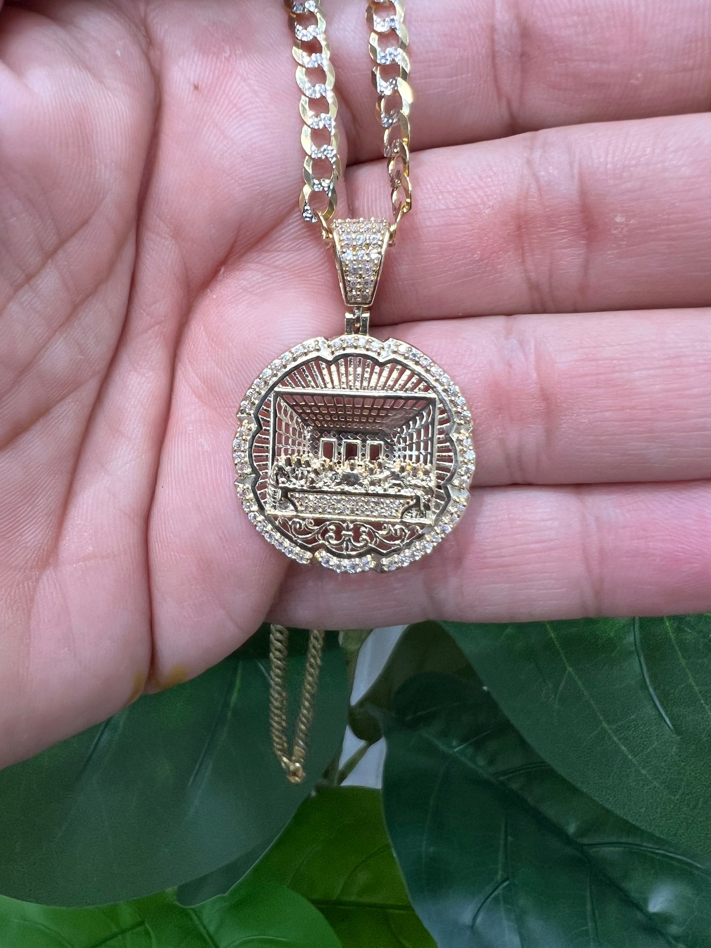 1218- NEW 14K Round The Last Supper Cz Pendant W.G