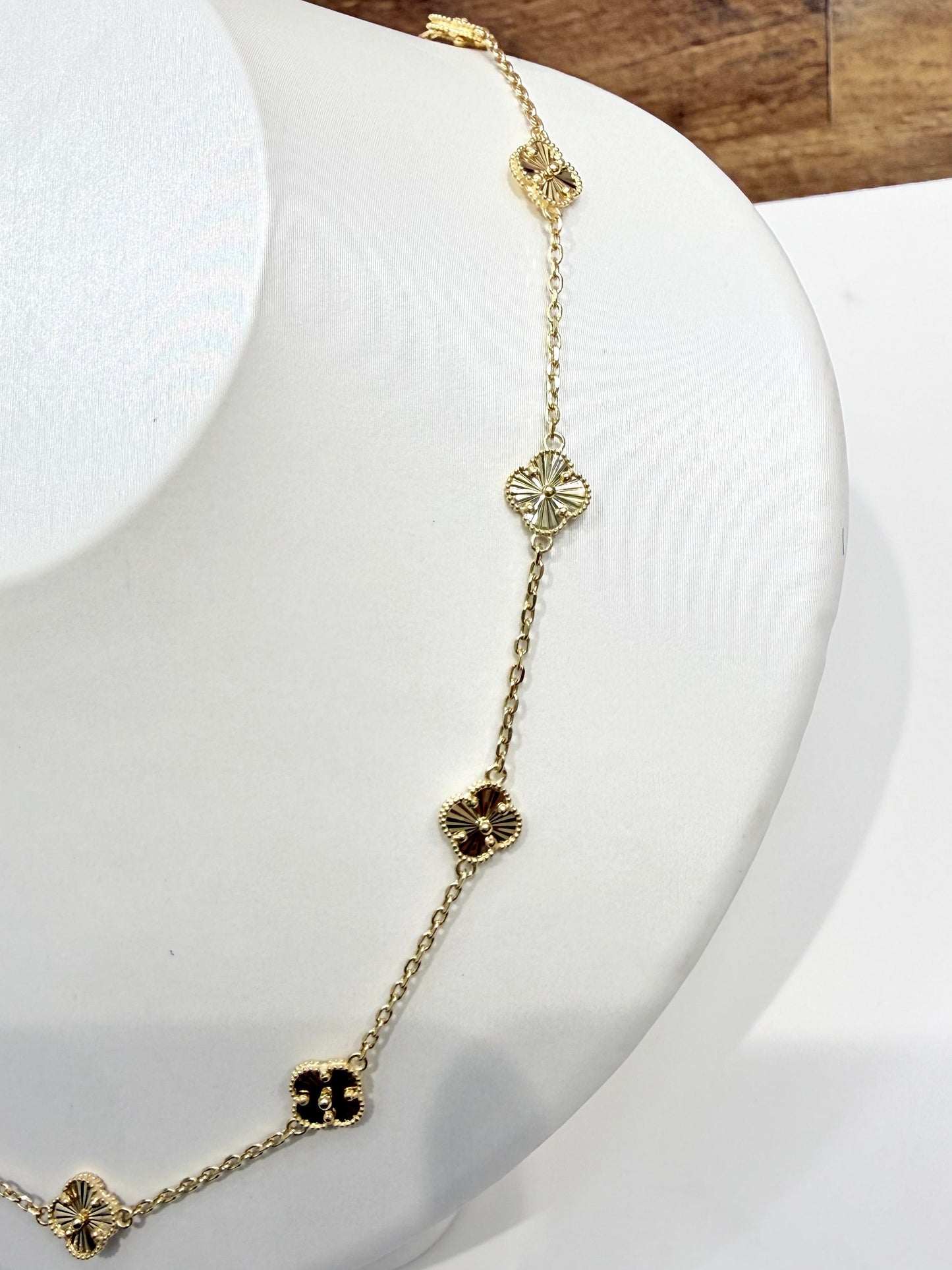 1607- NEW 14K Gold Trebol Necklace 20"+ 1" ext (8mm) W.G