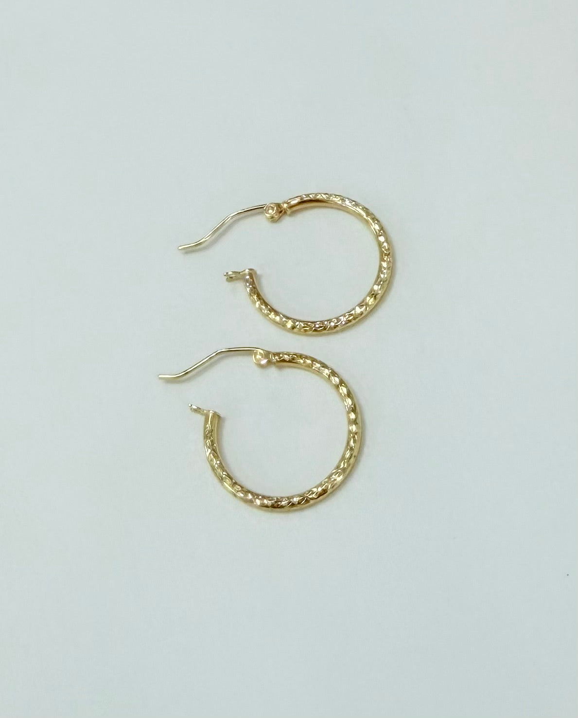 1787-NEW 14K Etched Round Hoop Earrings (20x1.8mm) W.G