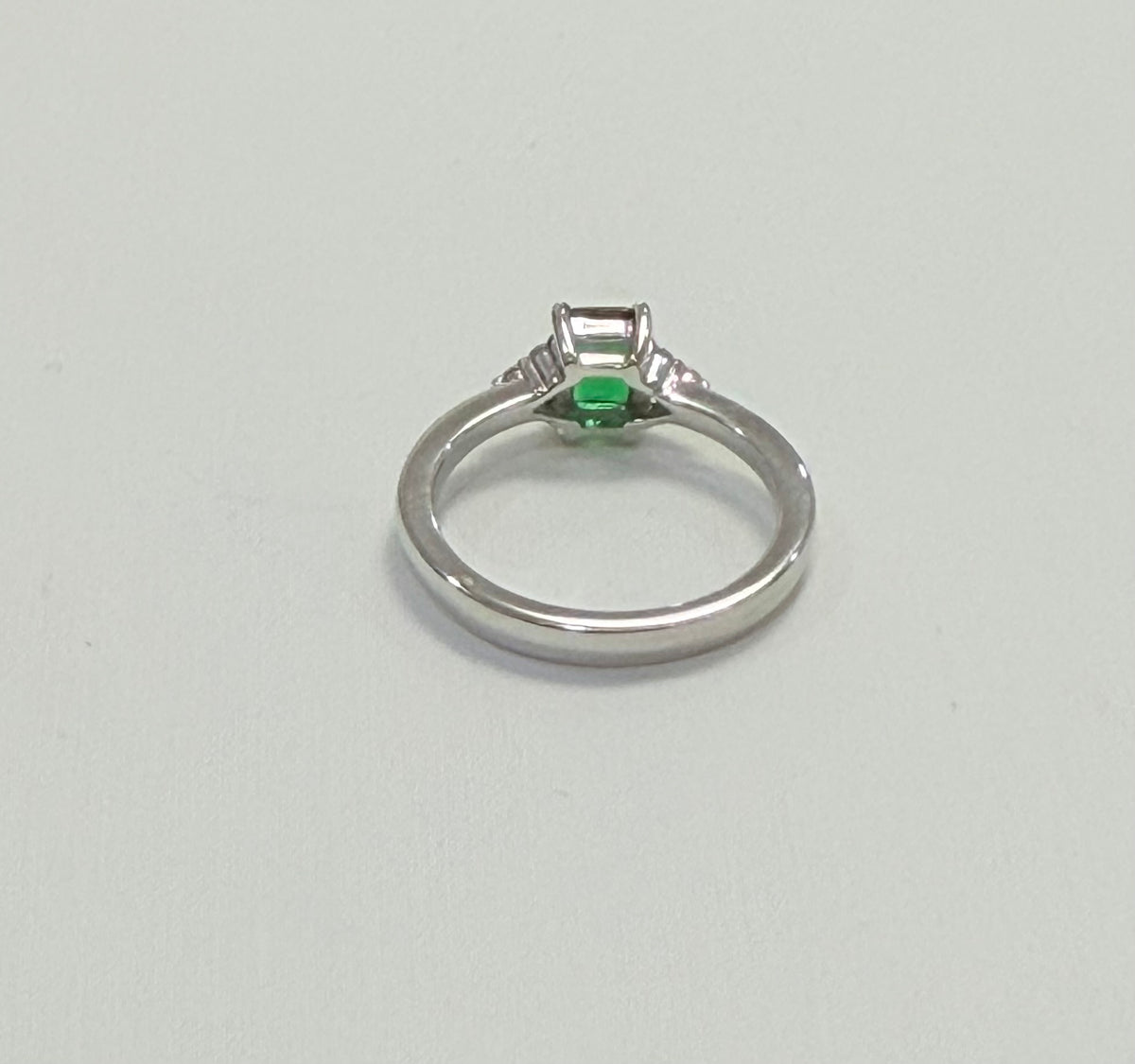 S556- NEW .925 Green Square Cz Women's Ring W.G