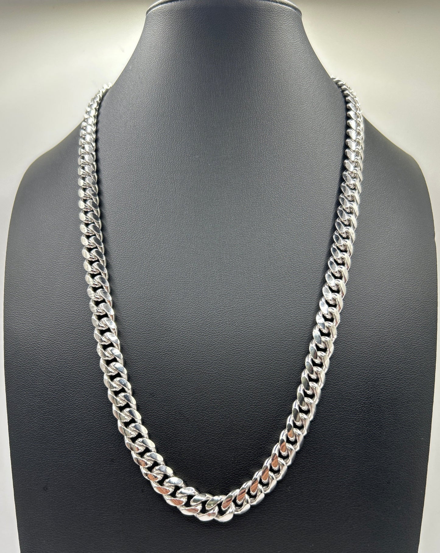 S481- .925 Solid Miami Cuban Chain 22”