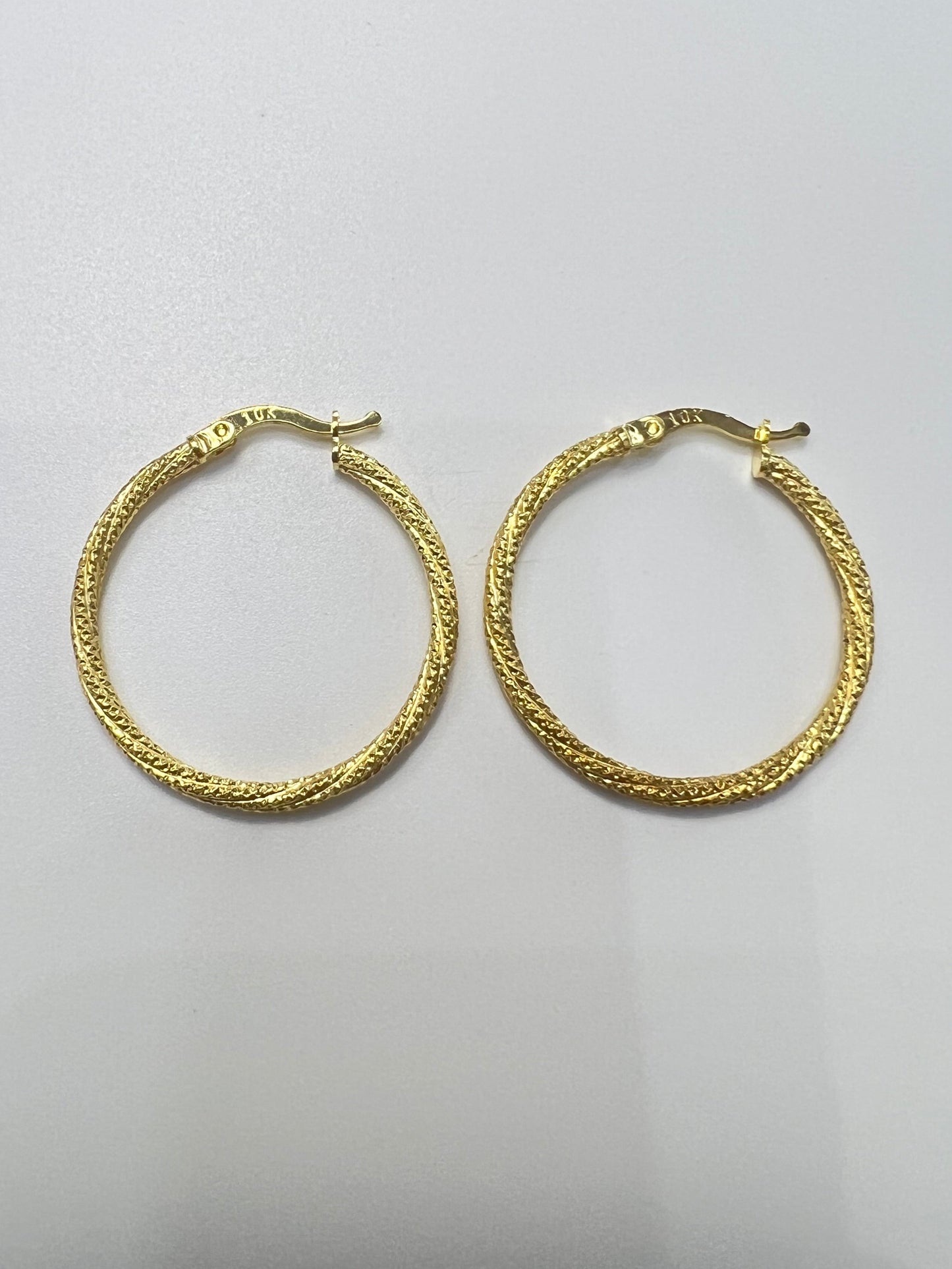 1655- NEW 10K Hoop Earrings (29.5x2.3mm)W.G