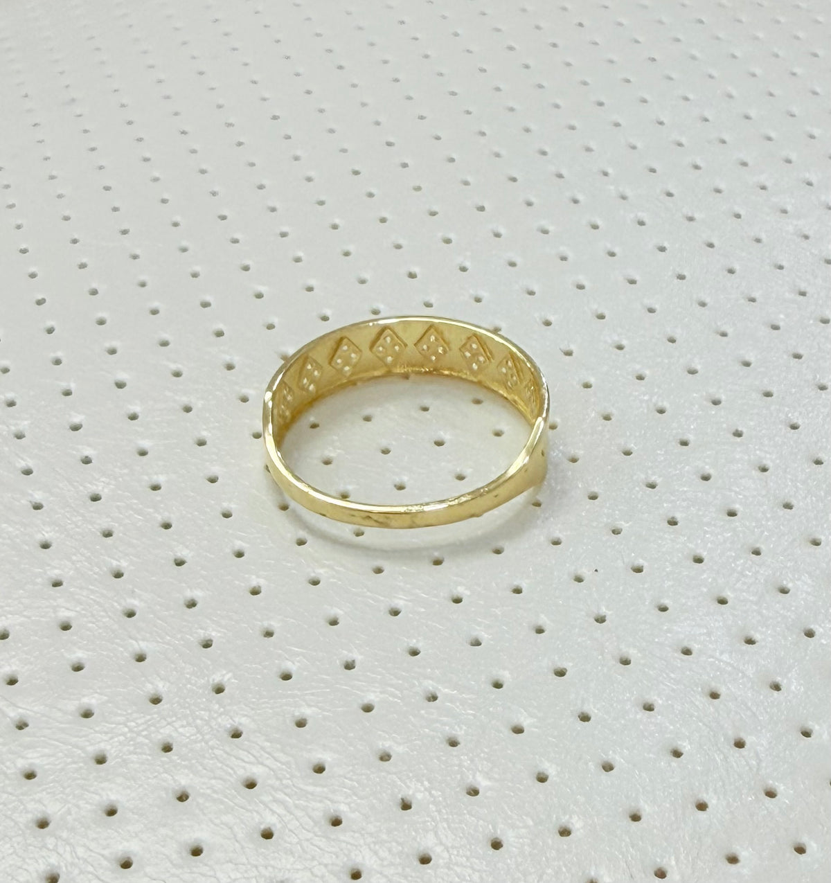 1806- NEW 14K Wedding Band Ring W.G