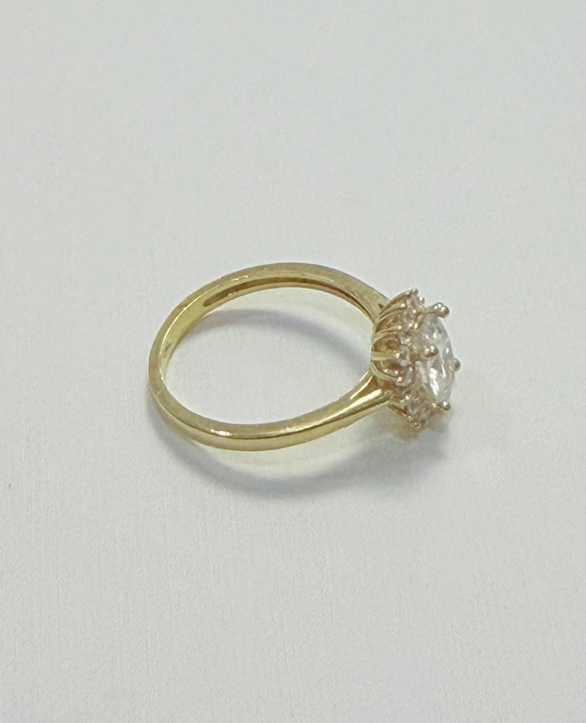 1735- NEW 10K Oval Engagement Women’s Ring W.G