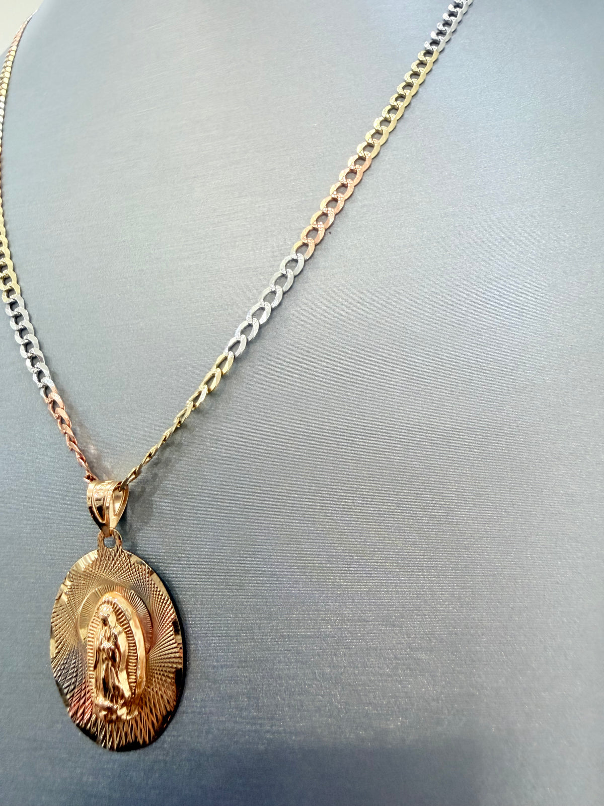 C77- NEW 14K Tri Tone Cuban Curb Chain 20” & 14K Tri Tone Virgin Mary Pendant