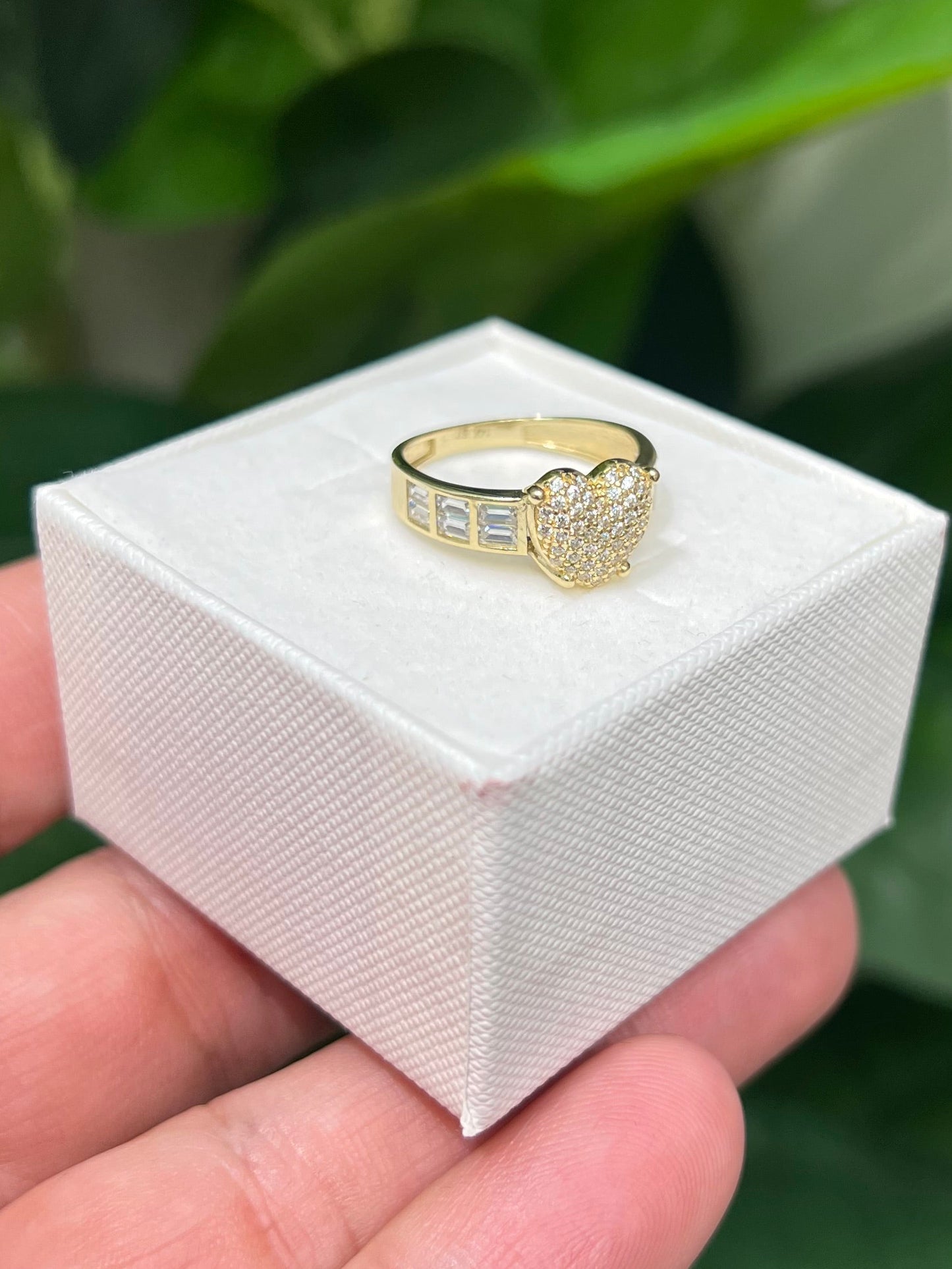 1387- NEW 14K Gold Heart Baguette Cut & Cz Ring W.G